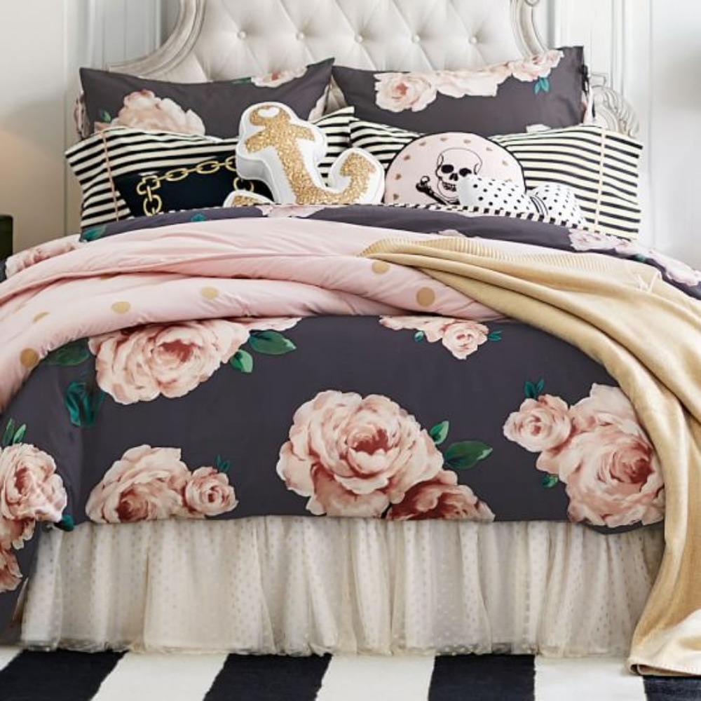 ***SOLD***Emily & Meritt Pottery Barn Teen Bedding